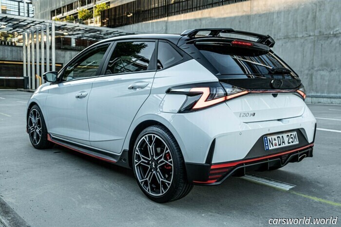 Condujimos El Último i20 N De Hyundai Y Es La Escotilla Caliente Que Desearás Haber Comprado | Carscoops